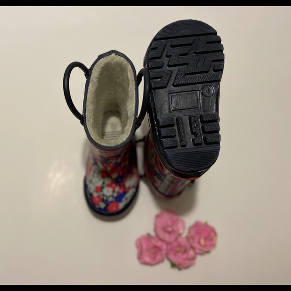 Insulted Rain Boots - Picture 2 of 2